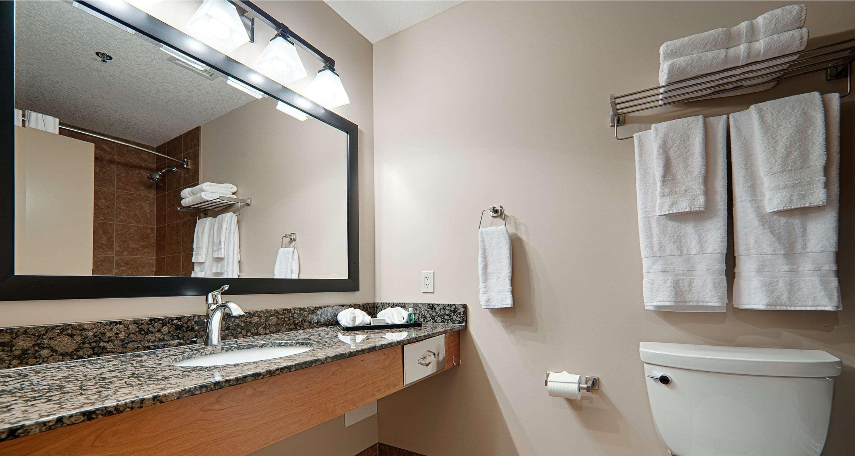 Best Western Plus Chateau Inn Sylvan Lake Eksteriør billede